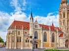 Kościół Macieja na wzgórzu zamkowym - 500 m od hotelu