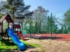 Na zielonym terenie ośrodka goście znajdą atestowany plac zabaw