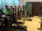 Goście mogą skorzystać z profesjonalnie wyposażonej sali fitness