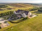 Hotel położony w cichym, spokojnym miejscu, blisko urzekającej przyrody
