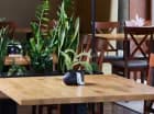 W obiekcie znajduje się elegancka restauracja