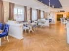 Na terenie obiektu znajduje się hotelowa restauracja W Zatoce