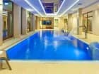 Sercem strefy wellness jest wewnętrzny basen