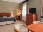 Hotel oferuje pokoje standard i superior dla 2 osób
