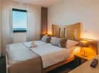 Wyposażone są w telewizję, wi-fi oraz minibar