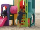 Jest także placyk zabaw na plaży