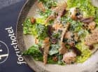 Poza godzinami posiłków bufetowych działa tutaj restauracja a la carte
