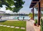 Hotel otacza teren rekreacyjny
