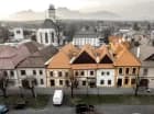 Hotel znajduje się w centrum miasta przy głównym placu Hlavné námestie