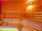 W strefie saun znajduje się m.in. sauna fińska, kabina infrared