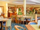 Restauracja podaje śniadania, obiadokolacje i dania z karty