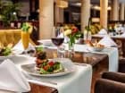 Elegancka restauracja jest świetnym pomysłem na romantyczny wieczór we dwoje