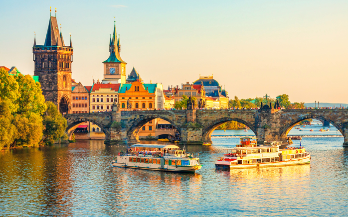Praga, Most Karola i stare miasto