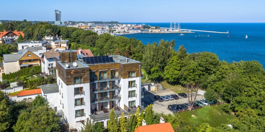 Hotel Różany Gaj z widokiem na morze i port w Gdyni