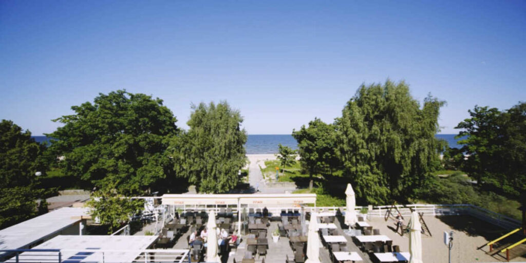 Hotel Bursztyn przy plaży z widokiem na Morze Bałtyckie