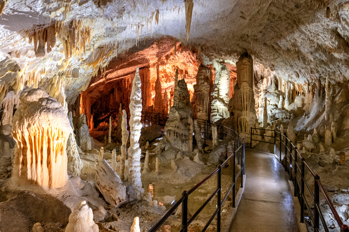 Postojna Jama najpiękniejsza jaskinia Słowenii